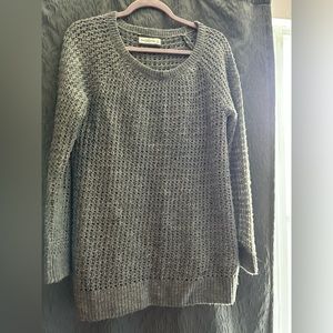 Abrocrombie and fitch long sleeve sweater. Great for fall.